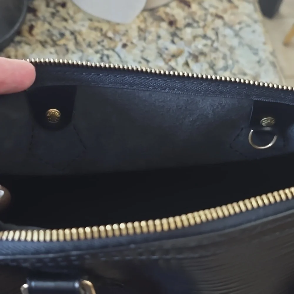 Louis Vuitton Epi Speedy 30 - Picture 13 of 14